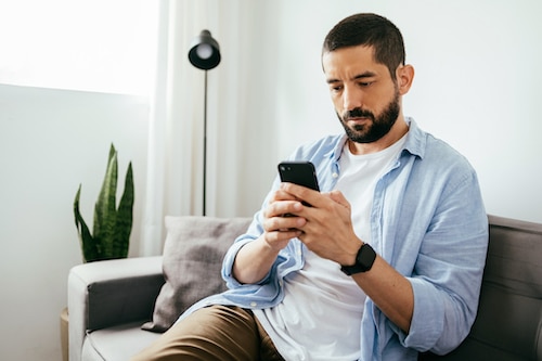 With customizable alerts, staff in research labs can receive a phone call in the event of a more severe lab freezer issue as it relates to temperature monitoring